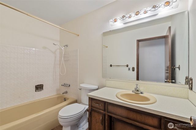 3412 Russell Road, Centralia, WA 98531