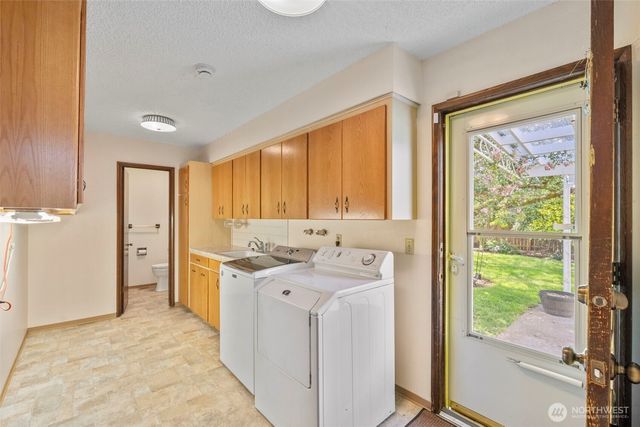 3412 Russell Road, Centralia, WA 98531