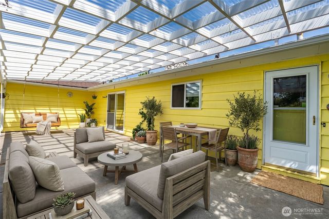 3412 Russell Road, Centralia, WA 98531