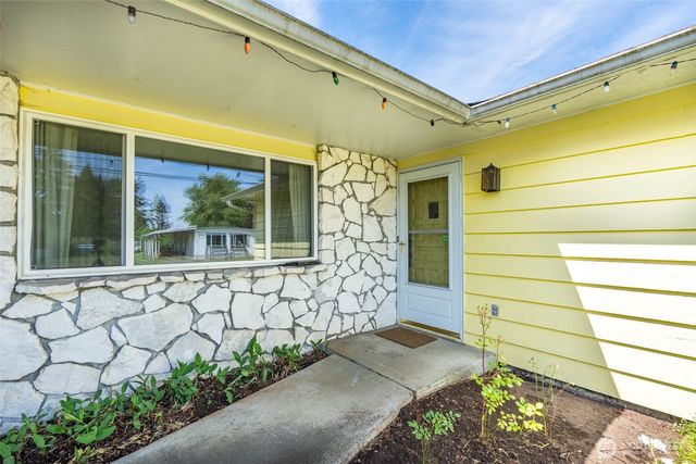3412 Russell Road, Centralia, WA 98531