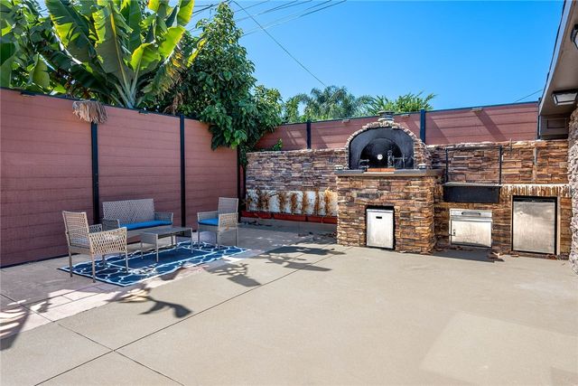 2425 Heather, Long Beach, CA 90815