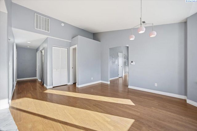 4530 Sunglow Ct, West Richland, WA 99353