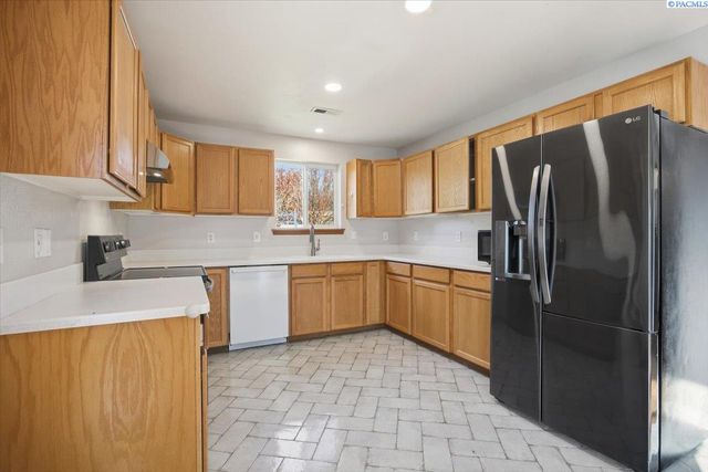 4530 Sunglow Ct, West Richland, WA 99353