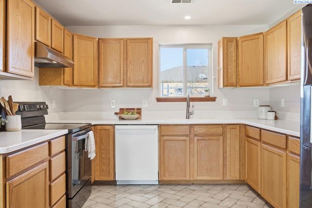 4530 Sunglow Ct, West Richland, WA 99353