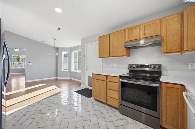 4530 Sunglow Ct, West Richland, WA 99353