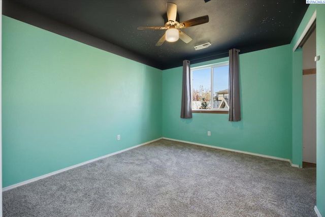 4530 Sunglow Ct, West Richland, WA 99353