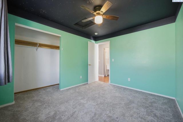 4530 Sunglow Ct, West Richland, WA 99353