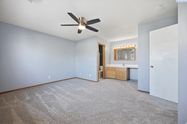 4530 Sunglow Ct, West Richland, WA 99353