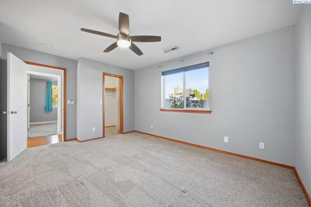 4530 Sunglow Ct, West Richland, WA 99353