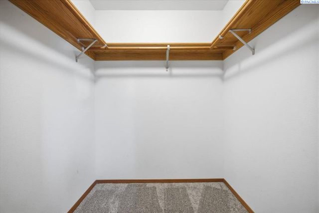 4530 Sunglow Ct, West Richland, WA 99353