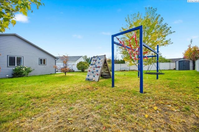 4530 Sunglow Ct, West Richland, WA 99353