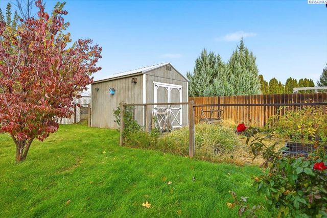 4530 Sunglow Ct, West Richland, WA 99353