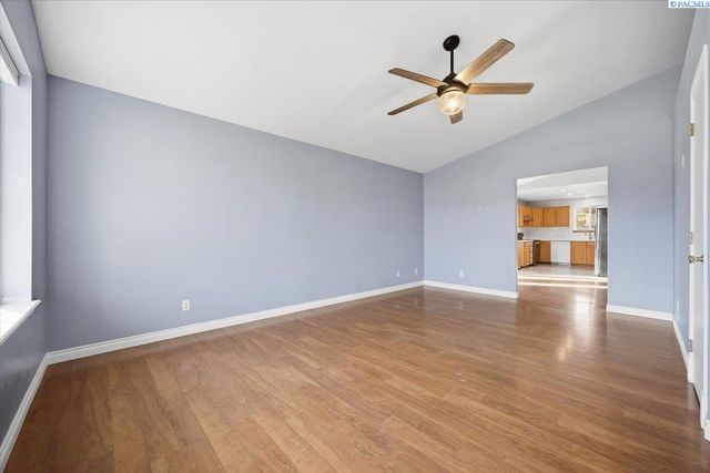 4530 Sunglow Ct, West Richland, WA 99353