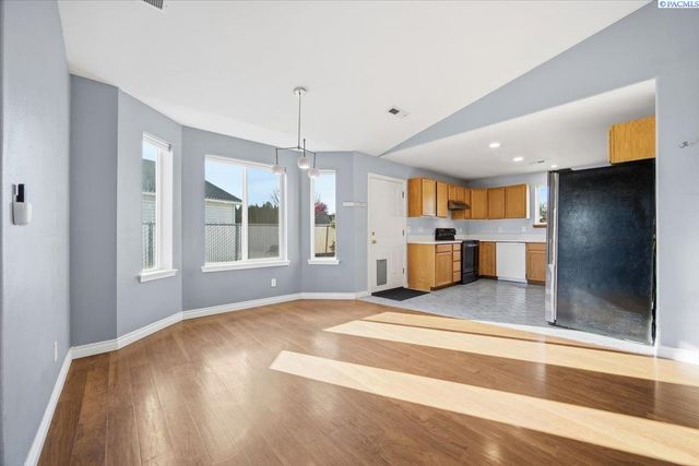 4530 Sunglow Ct, West Richland, WA 99353