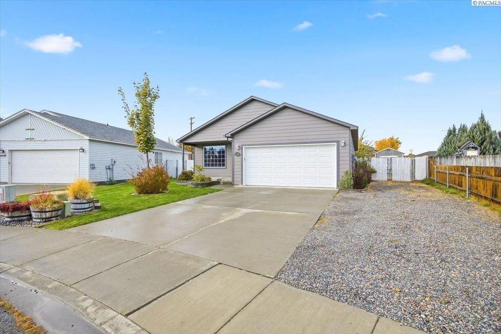 4530 Sunglow Ct, West Richland, WA 99353