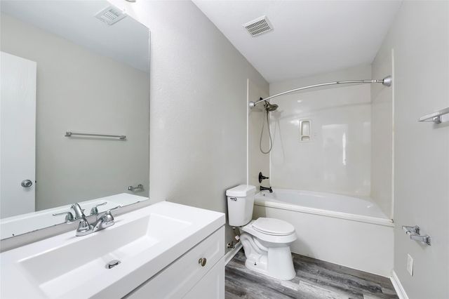 2630 Skyview Ridge Court, Houston, TX 77047