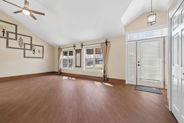 1035 Yamma Ridge, New Lenox, IL 60451