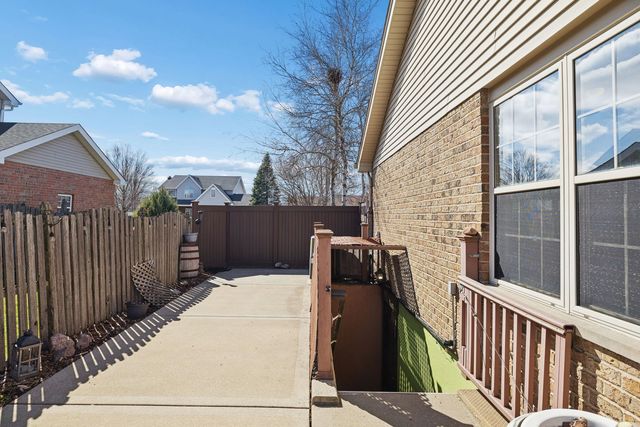 1035 Yamma Ridge, New Lenox, IL 60451