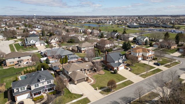 1035 Yamma Ridge, New Lenox, IL 60451