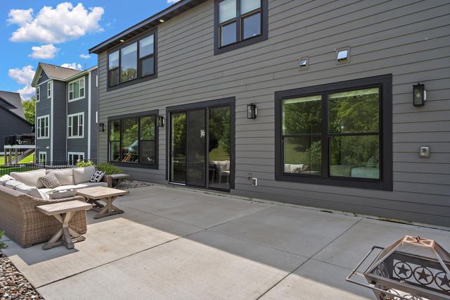 4998 Beach Street NE, Prior Lake, MN 55372
