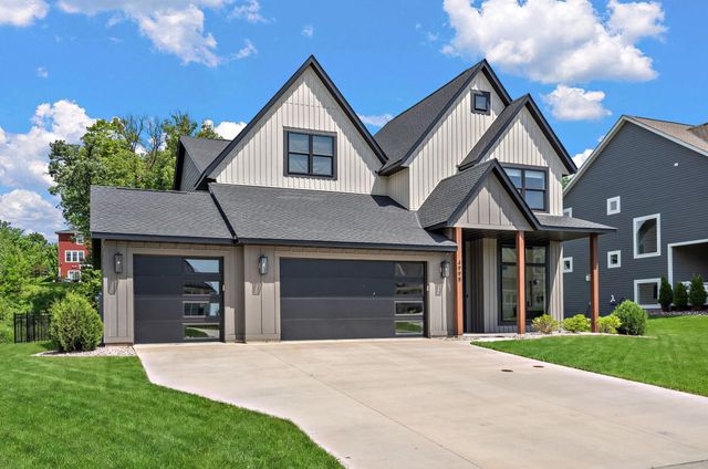 4998 Beach Street NE, Prior Lake, MN 55372