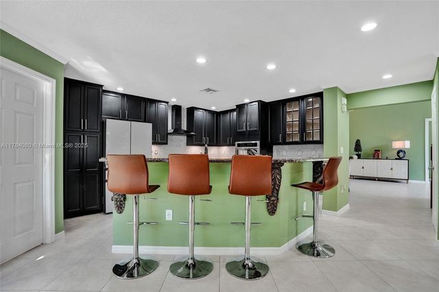 1322 NW 139th Ave, Pembroke Pines, FL 33028
