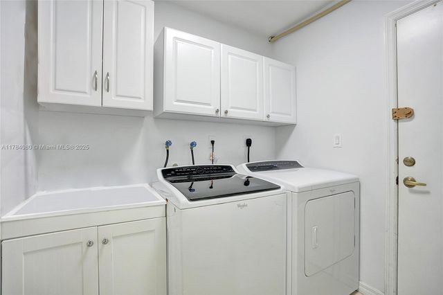 1322 NW 139th Ave, Pembroke Pines, FL 33028