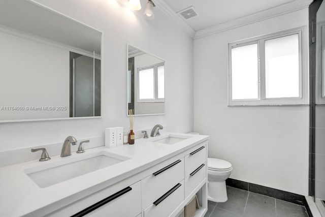 1322 NW 139th Ave, Pembroke Pines, FL 33028