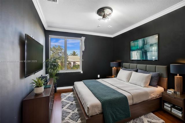 1322 NW 139th Ave, Pembroke Pines, FL 33028