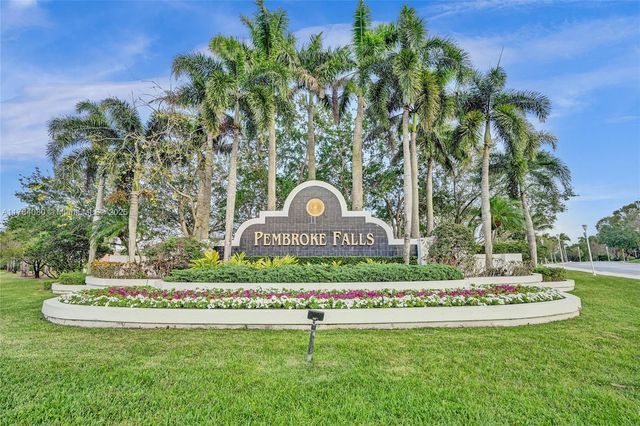 1322 NW 139th Ave, Pembroke Pines, FL 33028