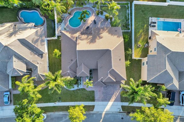 1322 NW 139th Ave, Pembroke Pines, FL 33028