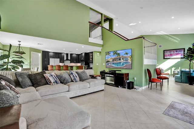 1322 NW 139th Ave, Pembroke Pines, FL 33028