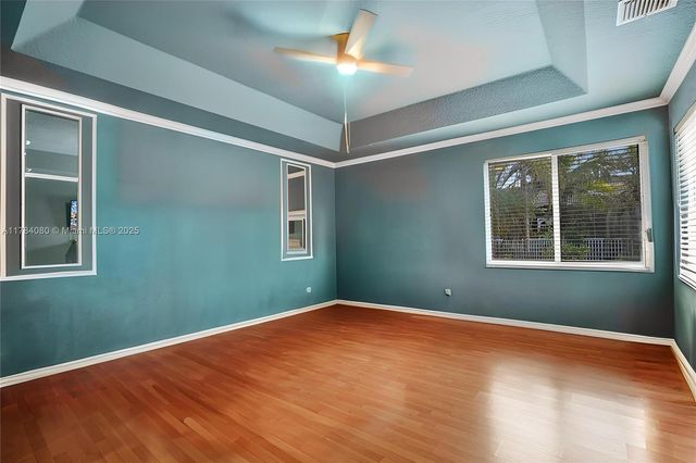 1322 NW 139th Ave, Pembroke Pines, FL 33028