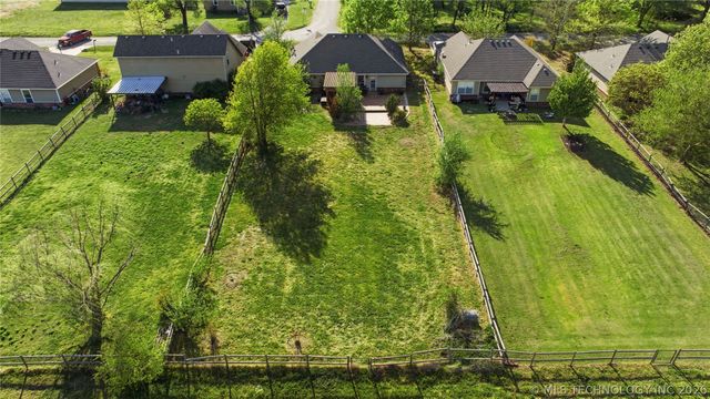 13647 N 111th Avenue E, Collinsville, OK 74021