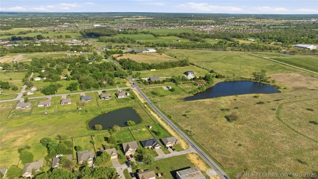 13647 N 111th Avenue E, Collinsville, OK 74021