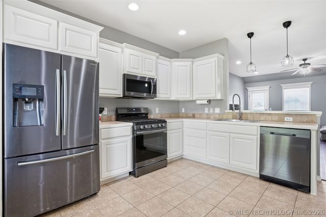 13647 N 111th Avenue E, Collinsville, OK 74021