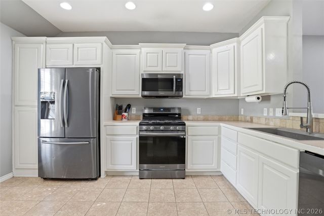 13647 N 111th Avenue E, Collinsville, OK 74021