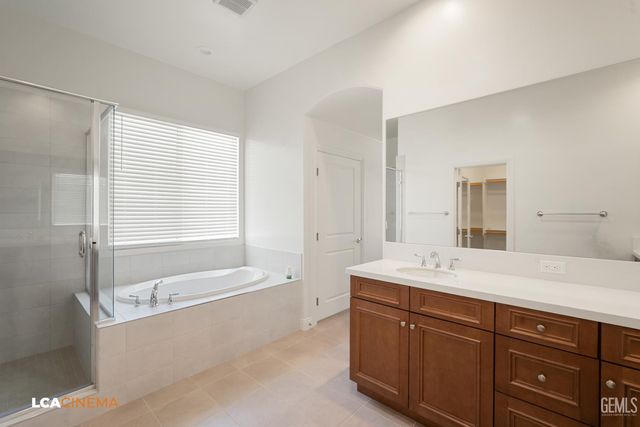 12613 Espalier Court, Bakersfield, CA 93311