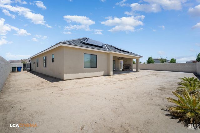 12613 Espalier Court, Bakersfield, CA 93311