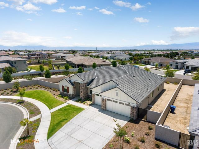 12613 Espalier Court, Bakersfield, CA 93311