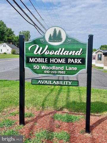 11 WOODLAND LN, Mertztown, PA 19539