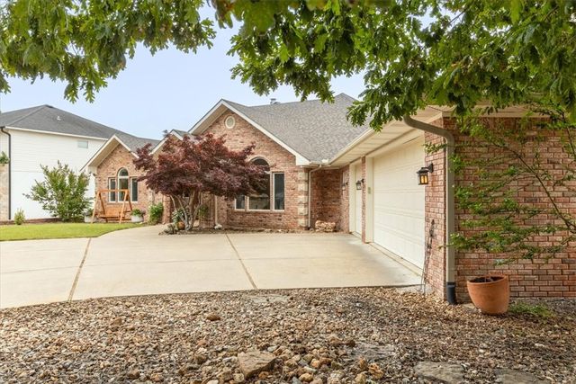 89 Stonehaven Drive, Bella Vista, AR 72715
