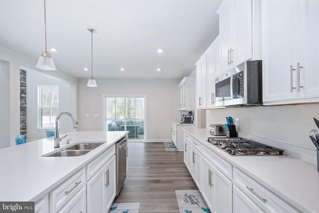 112 LAKE BLUFF COURT, Fredericksburg, VA 22406