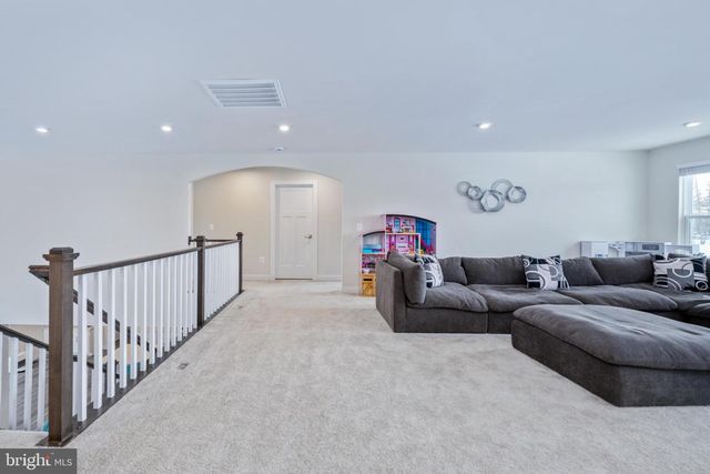 112 LAKE BLUFF COURT, Fredericksburg, VA 22406