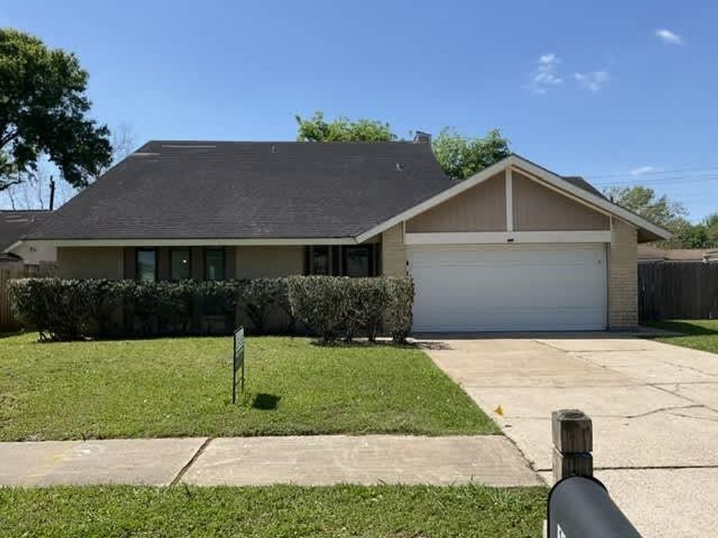 16014 Logan Rock Road, Houston, TX 77489