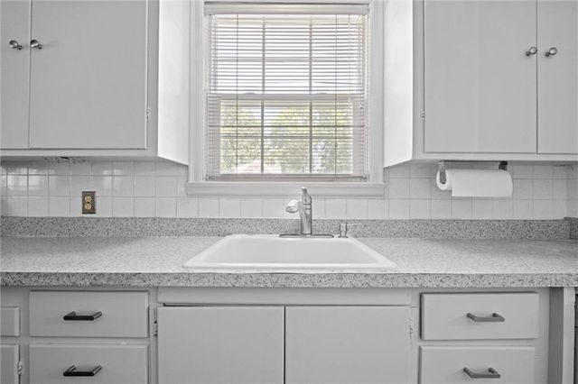 5324 Fairway Road, Fairway, KS 66205