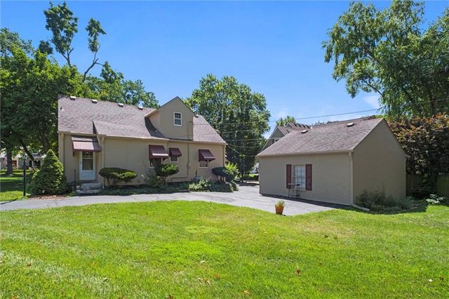 5324 Fairway Road, Fairway, KS 66205