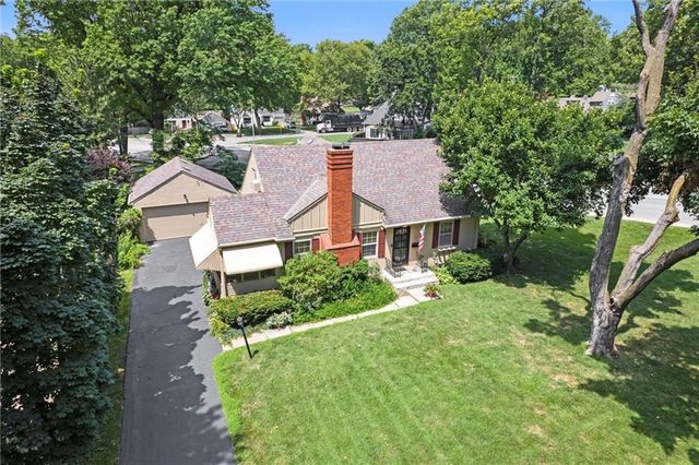 5324 Fairway Road, Fairway, KS 66205