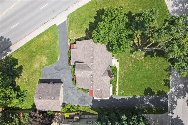 5324 Fairway Road, Fairway, KS 66205