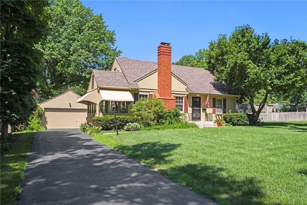 5324 Fairway Road, Fairway, KS 66205